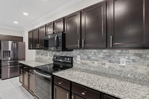 House in Spring Hill, Florida 4 bedrooms, 209.96 sq.m. № 2418790 - photo 15
