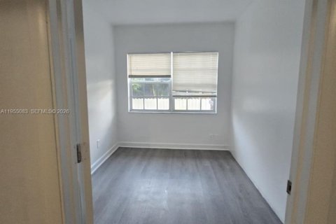 Immobilier commercial à vendre à Miami, Floride: 137.96 m2 № 2010952 - photo 8