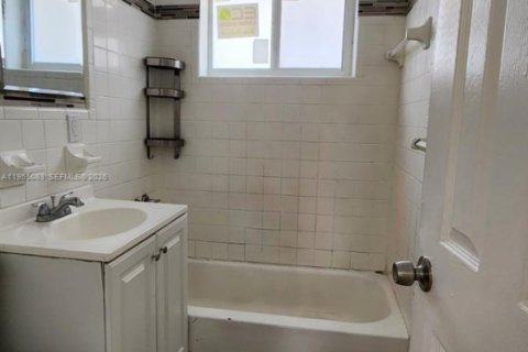 Immobilier commercial à vendre à Miami, Floride: 137.96 m2 № 2010952 - photo 19