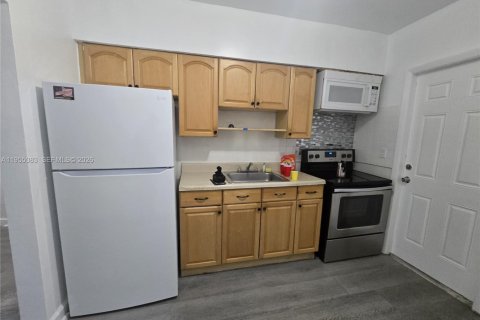 Immobilier commercial à vendre à Miami, Floride: 137.96 m2 № 2010952 - photo 4