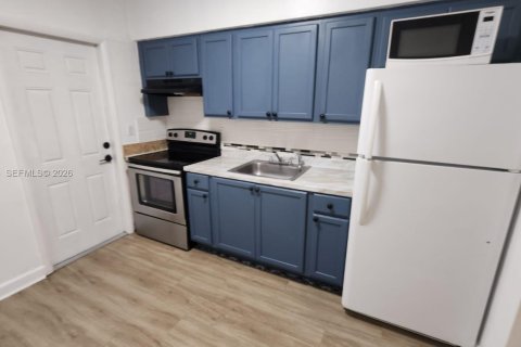 Immobilier commercial à vendre à Miami, Floride: 137.96 m2 № 2010952 - photo 3