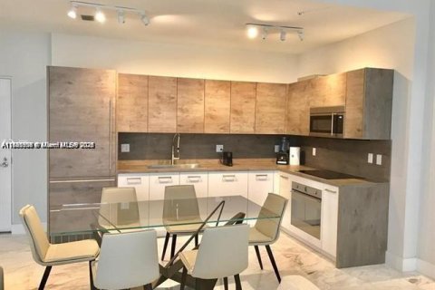 Condo in Sunny Isles Beach, Florida, 2 bedrooms  № 1979084 - photo 8