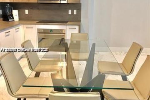 Condo in Sunny Isles Beach, Florida, 2 bedrooms  № 1979084 - photo 4