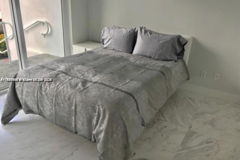 Condo in Sunny Isles Beach, Florida, 2 bedrooms  № 1979084 - photo 24