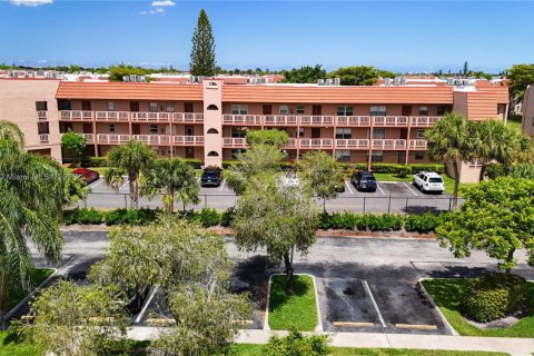 Condo in Sunrise, Florida, 2 bedrooms  № 1777794 - photo 28