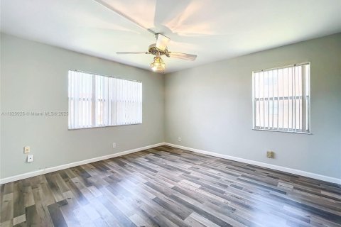 Condo in Sunrise, Florida, 2 bedrooms  № 1777794 - photo 18