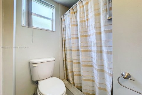 Condo in Sunrise, Florida, 2 bedrooms  № 1777794 - photo 22