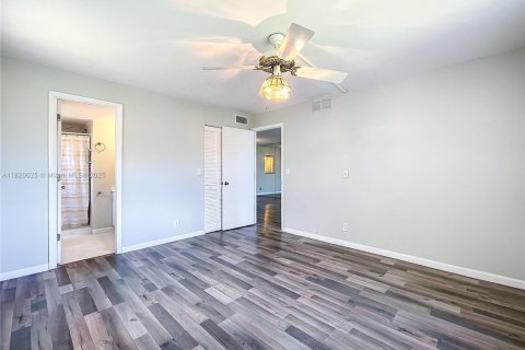 Condo in Sunrise, Florida, 2 bedrooms  № 1777794 - photo 16