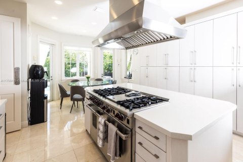 Купить виллу или дом в Корал-Гейблс, Флорида 5 спален, 469.44м2, № 2019405 - фото 18