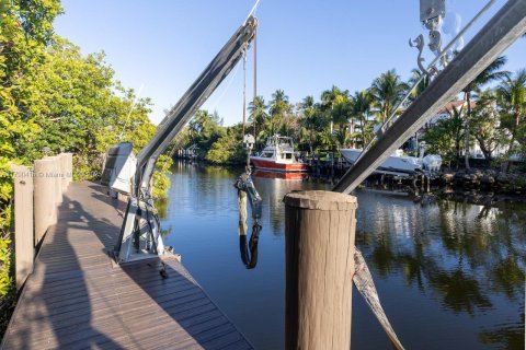 Купить виллу или дом в Корал-Гейблс, Флорида 5 спален, 469.44м2, № 2019405 - фото 13