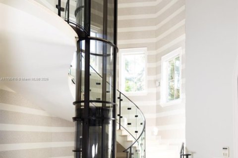Купить виллу или дом в Корал-Гейблс, Флорида 5 спален, 469.44м2, № 2019405 - фото 17