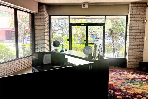 Immobilier commercial à louer à Bradenton, Floride: 620.96 m2 № 1548715 - photo 4