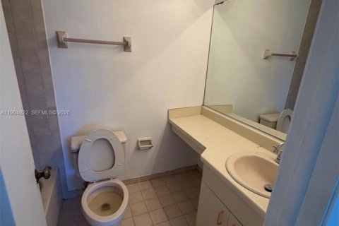 Купить таунхаус в Майами, Флорида 3 спальни, 106.84м2, № 1956072 - фото 11