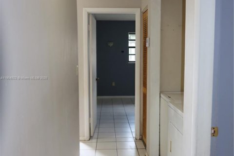 Touwnhouse à vendre à Miami, Floride: 3 chambres, 106.84 m2 № 1956072 - photo 7