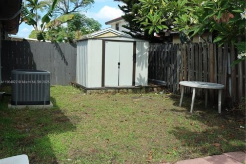 Touwnhouse à vendre à Miami, Floride: 3 chambres, 106.84 m2 № 1956072 - photo 14