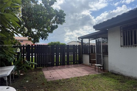 Townhouse in Miami, Florida 3 bedrooms, 106.84 sq.m. № 1956072 - photo 3