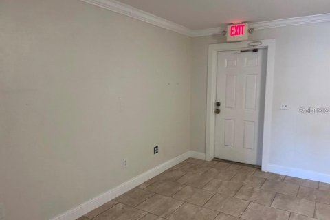 Propiedad comercial en alquiler en Bunnell, Florida № 1909368 - foto 8