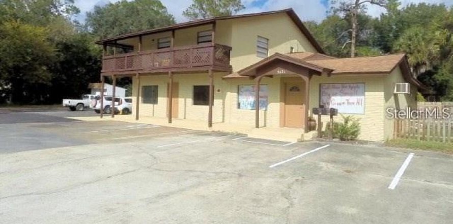 Commercial property in Bunnell, Florida № 1909368