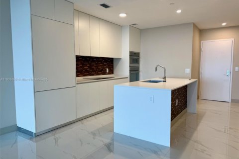 Condominio en Miami, Florida, 3 dormitorios  № 2012394