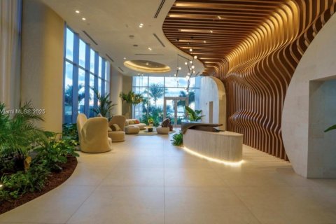 Condominio en alquiler en Miami, Florida, 3 dormitorios № 2012394 - foto 19