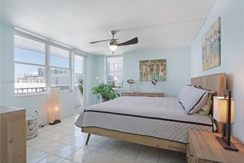 Copropriété à louer à Miami Beach, Floride: 1 chambre, 78.5 m2 № 2085579 - photo 18