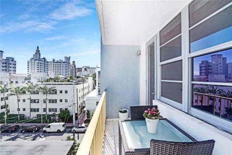 Copropriété à louer à Miami Beach, Floride: 1 chambre, 78.5 m2 № 2085579 - photo 11