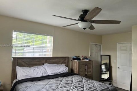 House in Fort Lauderdale, Florida 4 bedrooms, 118.64 sq.m. № 1930154 - photo 3