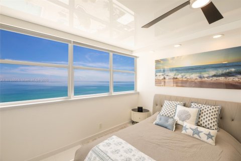 Condominio en venta en Hallandale Beach, Florida, 3 dormitorios, 133.78 m2 № 2035026 - foto 21