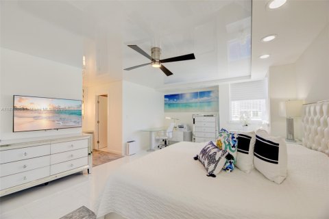 Condominio en venta en Hallandale Beach, Florida, 3 dormitorios, 133.78 m2 № 2035026 - foto 15