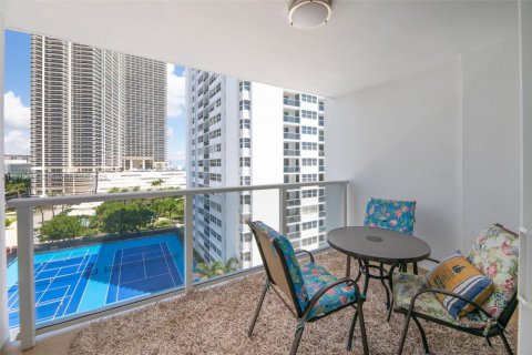 Condominio en venta en Hallandale Beach, Florida, 3 dormitorios, 133.78 m2 № 2035026 - foto 28
