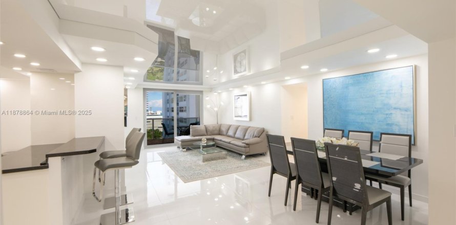 Condominio en Hallandale Beach, Florida, 3 dormitorios № 2035026