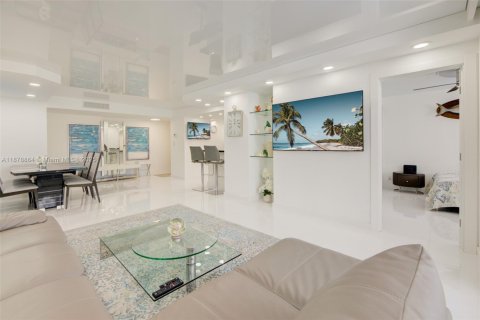 Condominio en venta en Hallandale Beach, Florida, 3 dormitorios, 133.78 m2 № 2035026 - foto 6