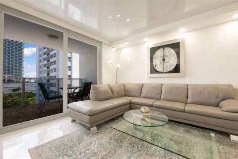 Condominio en venta en Hallandale Beach, Florida, 3 dormitorios, 133.78 m2 № 2035026 - foto 5