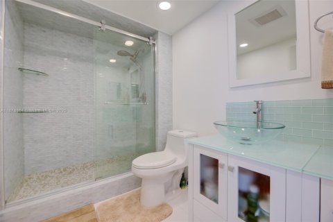 Condominio en venta en Hallandale Beach, Florida, 3 dormitorios, 133.78 m2 № 2035026 - foto 18