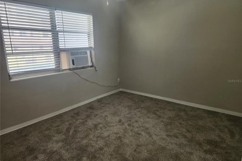 Condo in Saint Petersburg, Florida, 1 bedroom  № 2273092 - photo 11