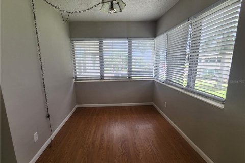 Condo in Saint Petersburg, Florida, 1 bedroom  № 2273092 - photo 6