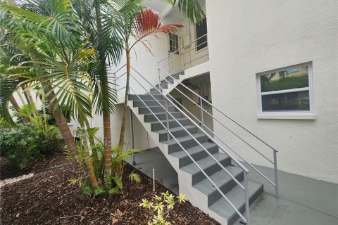 Condo in Saint Petersburg, Florida, 1 bedroom  № 2273092 - photo 15