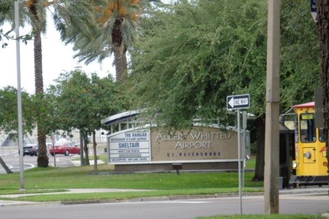Condo in Saint Petersburg, Florida, 1 bedroom  № 2273092 - photo 17