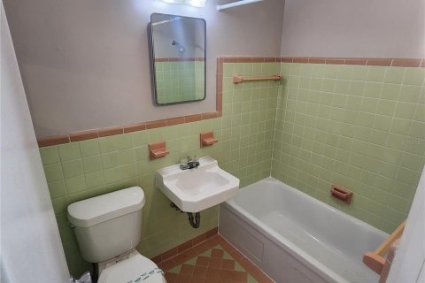 Condo in Saint Petersburg, Florida, 1 bedroom  № 2273092 - photo 13