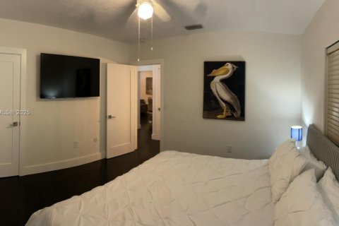House in Hollywood, Florida 3 bedrooms, 117.34 sq.m. № 1772371 - photo 12