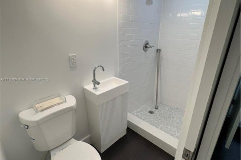 House in Hollywood, Florida 3 bedrooms, 117.34 sq.m. № 1772371 - photo 10