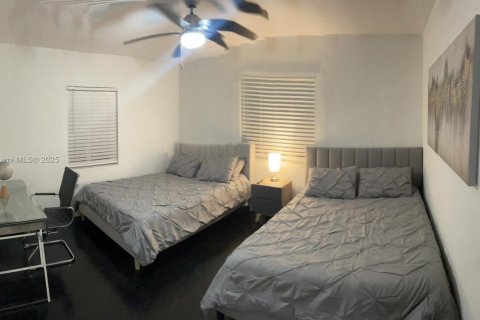 House in Hollywood, Florida 3 bedrooms, 117.34 sq.m. № 1772371 - photo 17