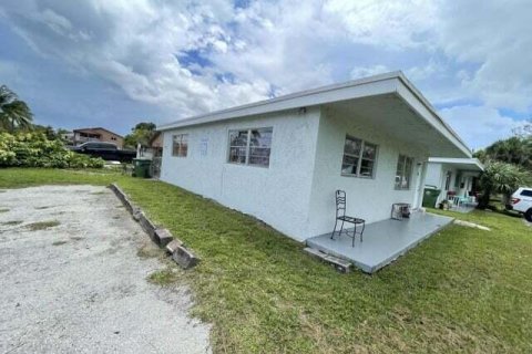 Immobilier commercial à Lake Worth, Floride 234.11 m2 № 2439175