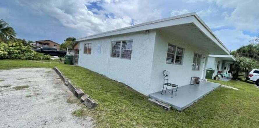 Immobilier commercial à Lake Worth, Floride 234.11 m2 № 2439175