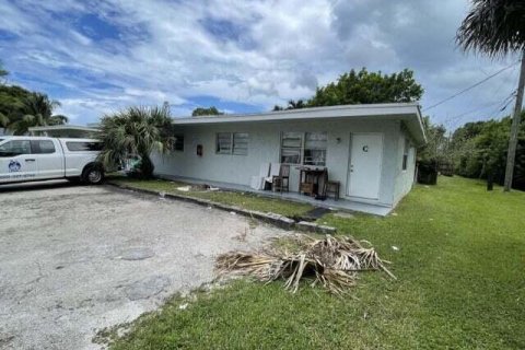 Immobilier commercial à vendre à Lake Worth, Floride: 234.11 m2 № 2439175 - photo 2