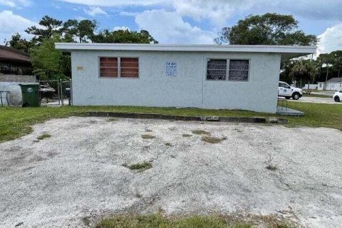 Immobilier commercial à vendre à Lake Worth, Floride: 234.11 m2 № 2439175 - photo 4