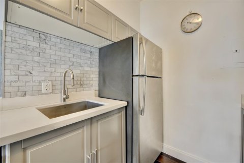 Condominio en venta en Miami Beach, Florida, 39.02 m2 № 1821661 - foto 15