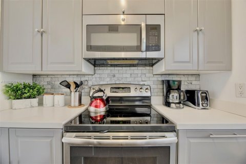 Condominio en venta en Miami Beach, Florida, 39.02 m2 № 1821661 - foto 14