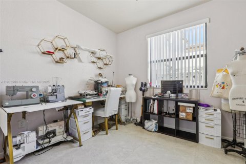 House in Cutler Bay, Florida 5 bedrooms, 270.9 sq.m. № 1954628 - photo 23