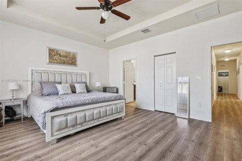 House in Cutler Bay, Florida 5 bedrooms, 270.9 sq.m. № 1954628 - photo 25